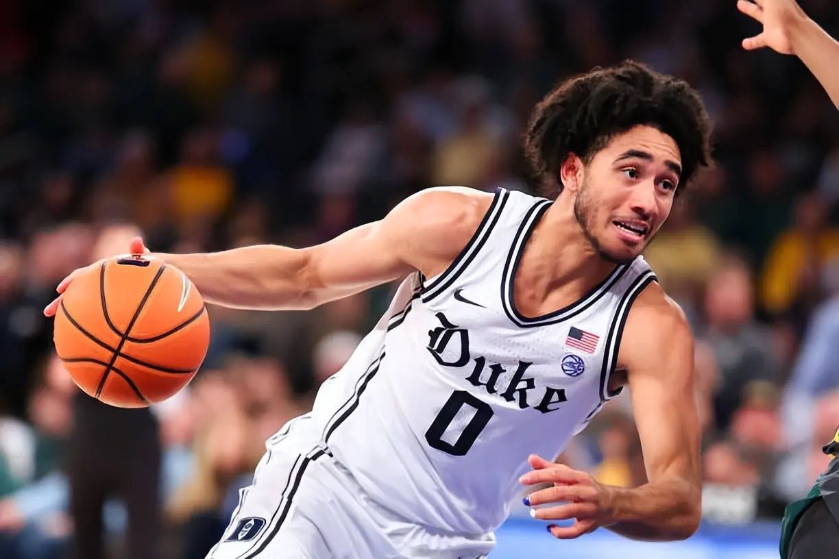 掘金队年轻后卫逐渐崭露头角，表现令人眼前一亮(掘金队的球员有哪些)