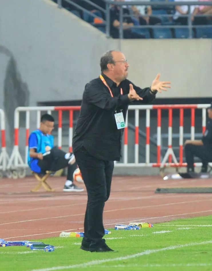 苏宁中场连续传球,控制比赛节奏取胜(苏宁中场连续传球,控制比赛节奏取胜的是谁) 苏宁中场连续传球,控制比赛节奏取胜(苏宁中场连续传球,控制比赛节奏取胜的是谁)