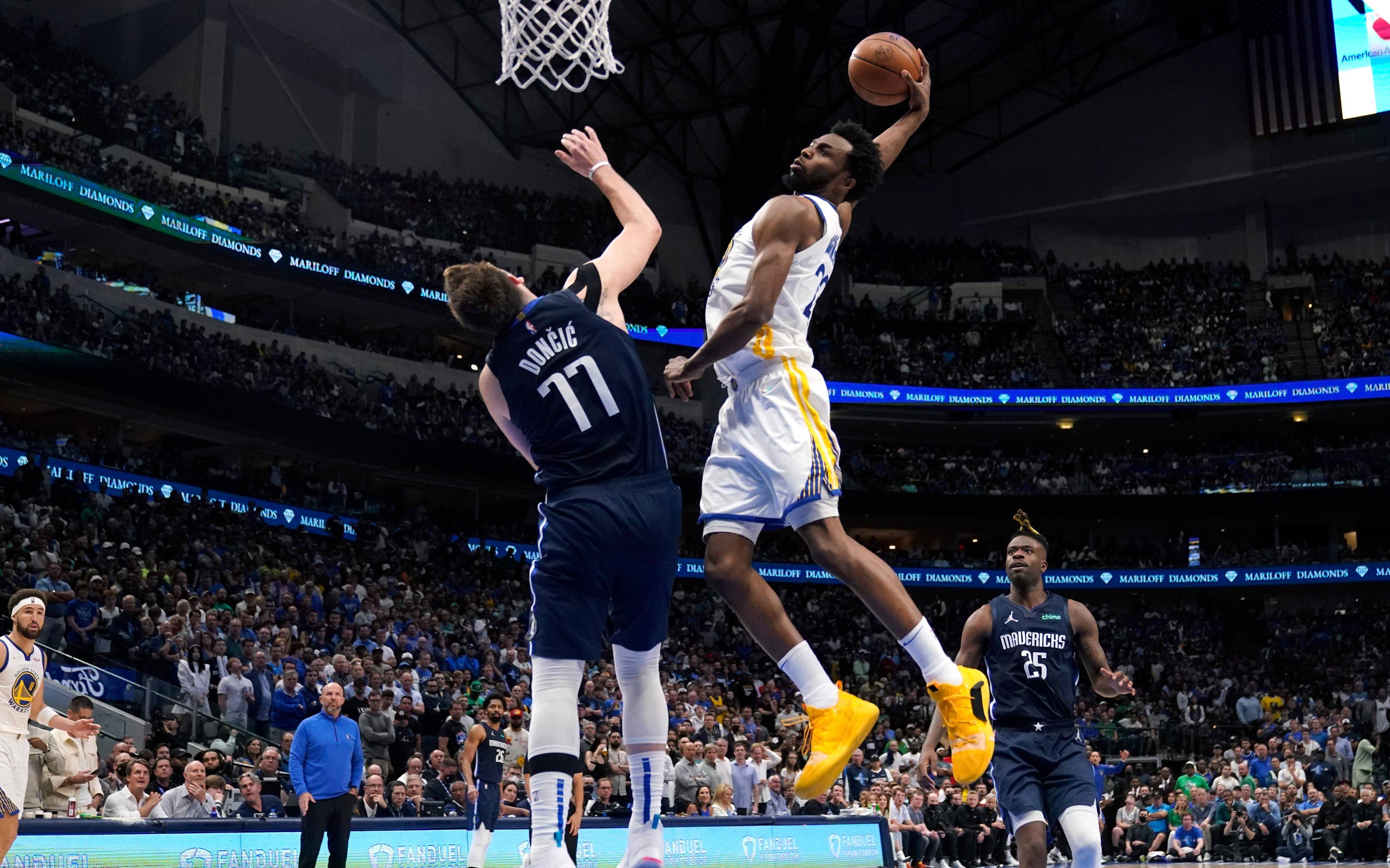 九游娱乐注册-拼搏无悔！球员们在比赛中尽力全力(这场球赛的胜败关键是队员们的齐心协力)