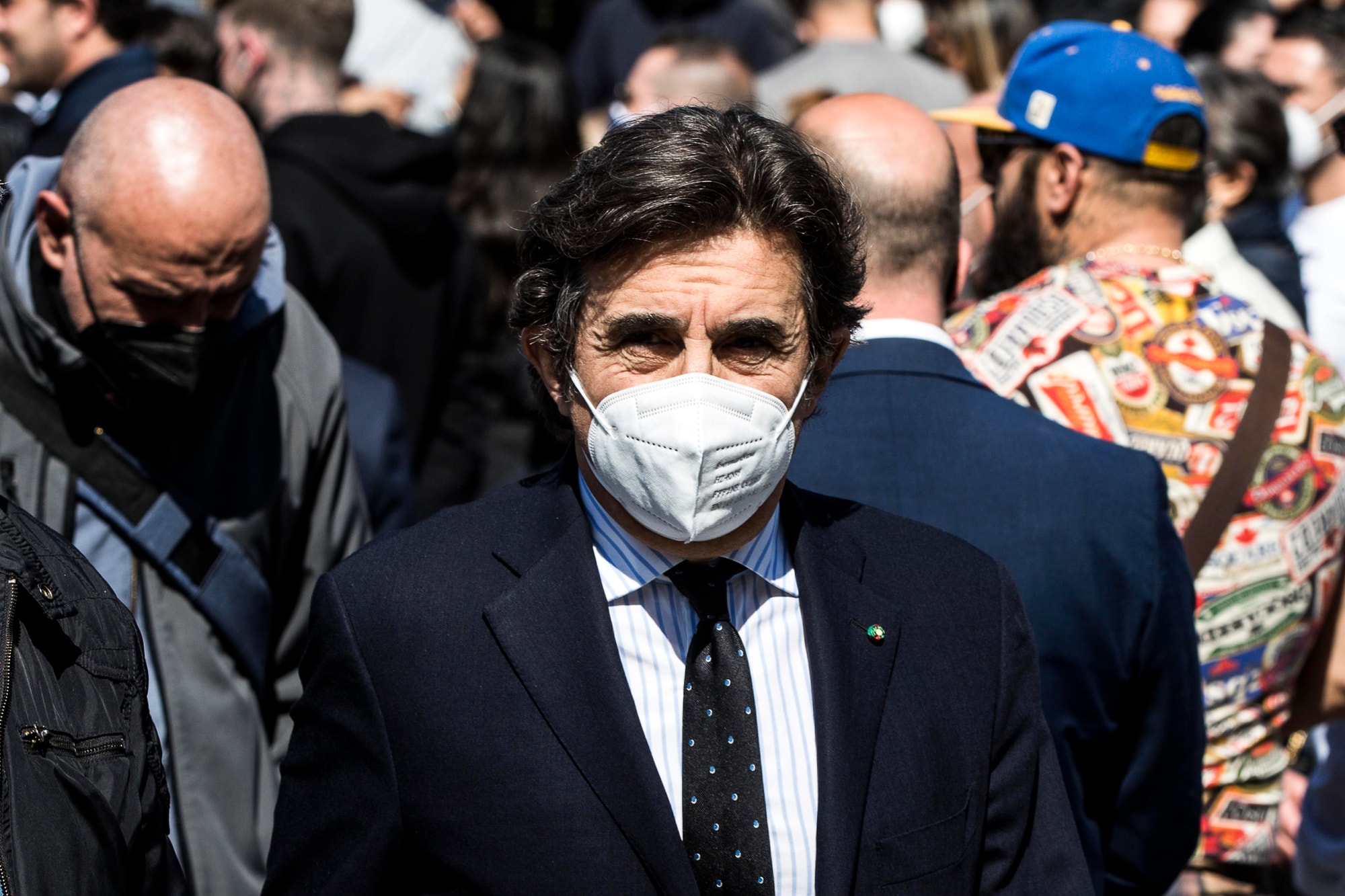 世界篮球巨星荷兰退役,球迷落泪送别(世界篮球巨星荷兰退役,球迷落泪送别是哪一集) 世界篮球巨星荷兰退役,球迷落泪送别(世界篮球巨星荷兰退役,球迷落泪送别是哪一集)