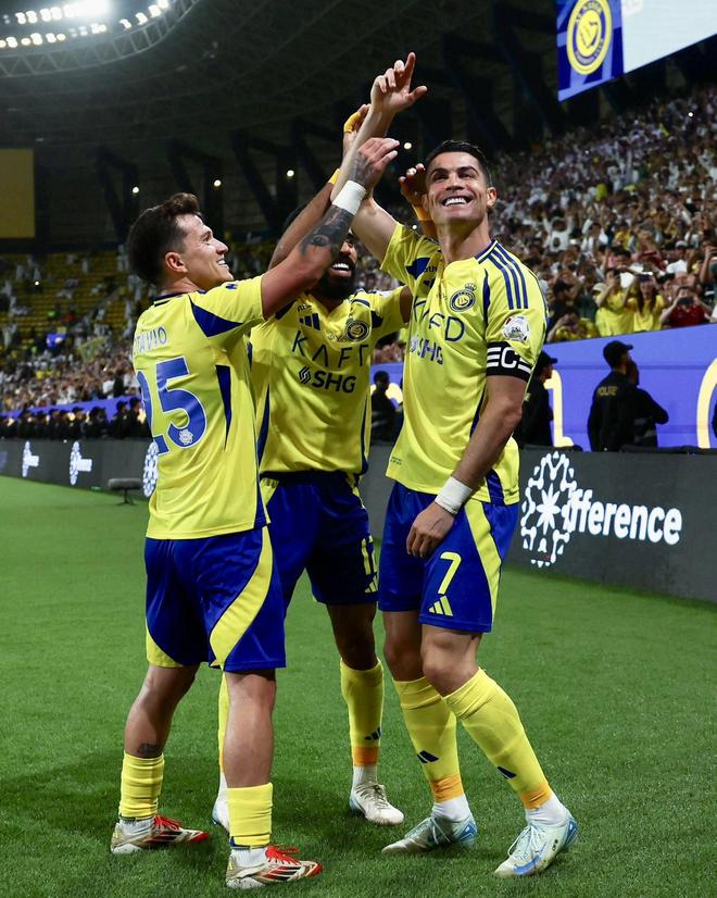 九游娱乐app下载-欧预赛激战如火如荼，球员们为胜利拼尽全力