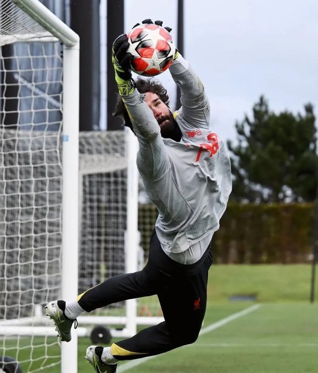 利物浦主帅力挺门将，表扬出色表现