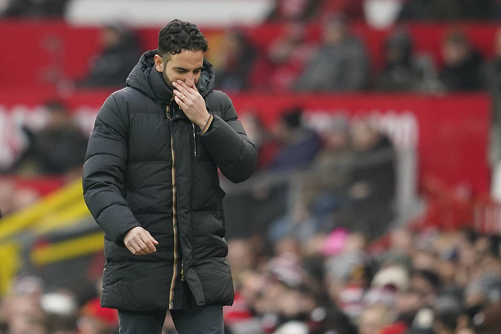 九游娱乐登录-曼联跌入低谷，球迷呼吁全队努力