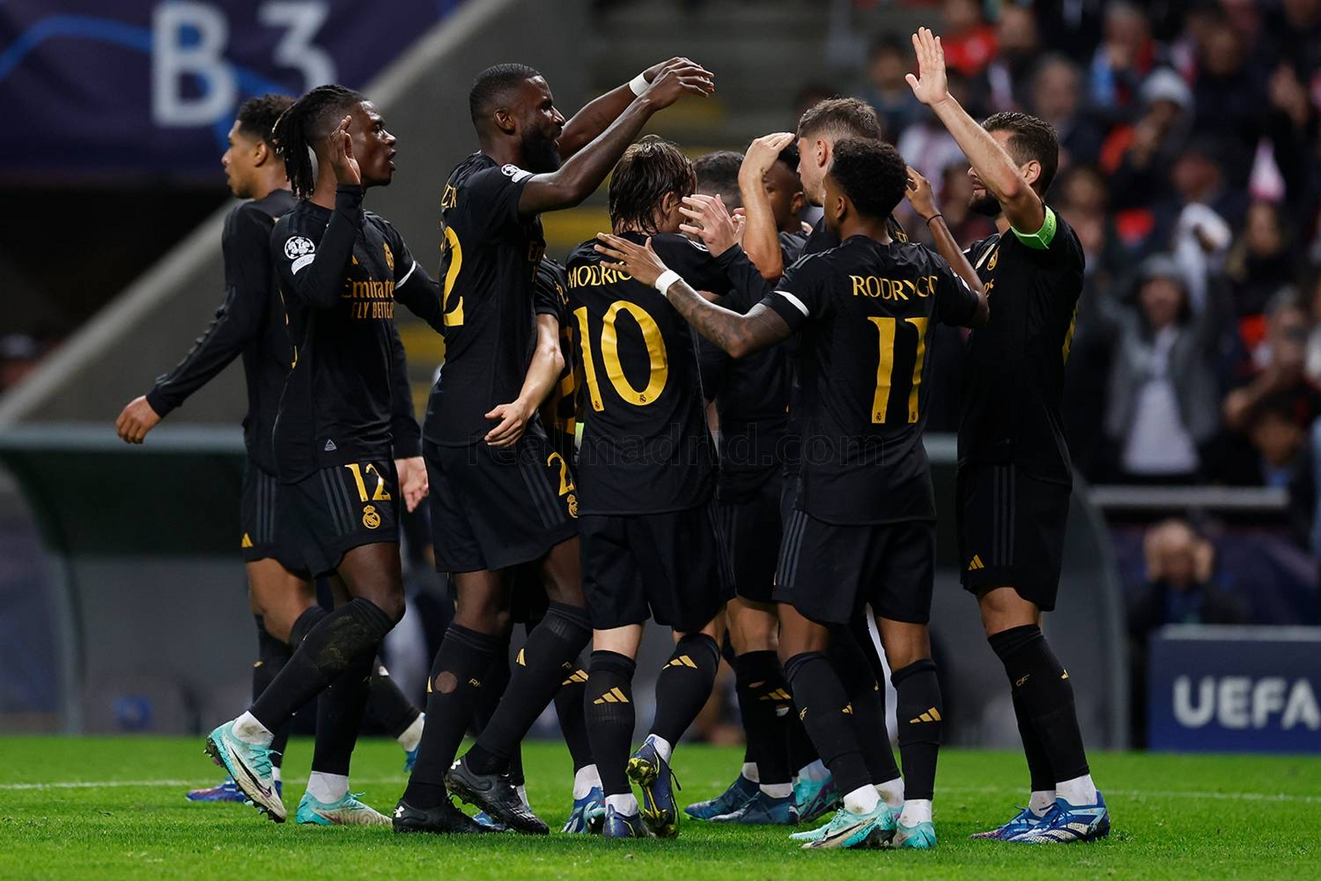 皇马挫败对手,冲刺欧冠强不容失败的简单介绍 皇马挫败对手,冲刺欧冠强不容失败的简单介绍