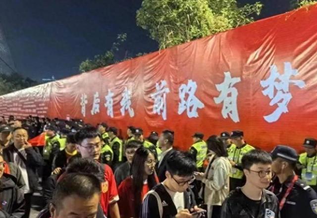 新晋球队意外取得胜利，引发关注