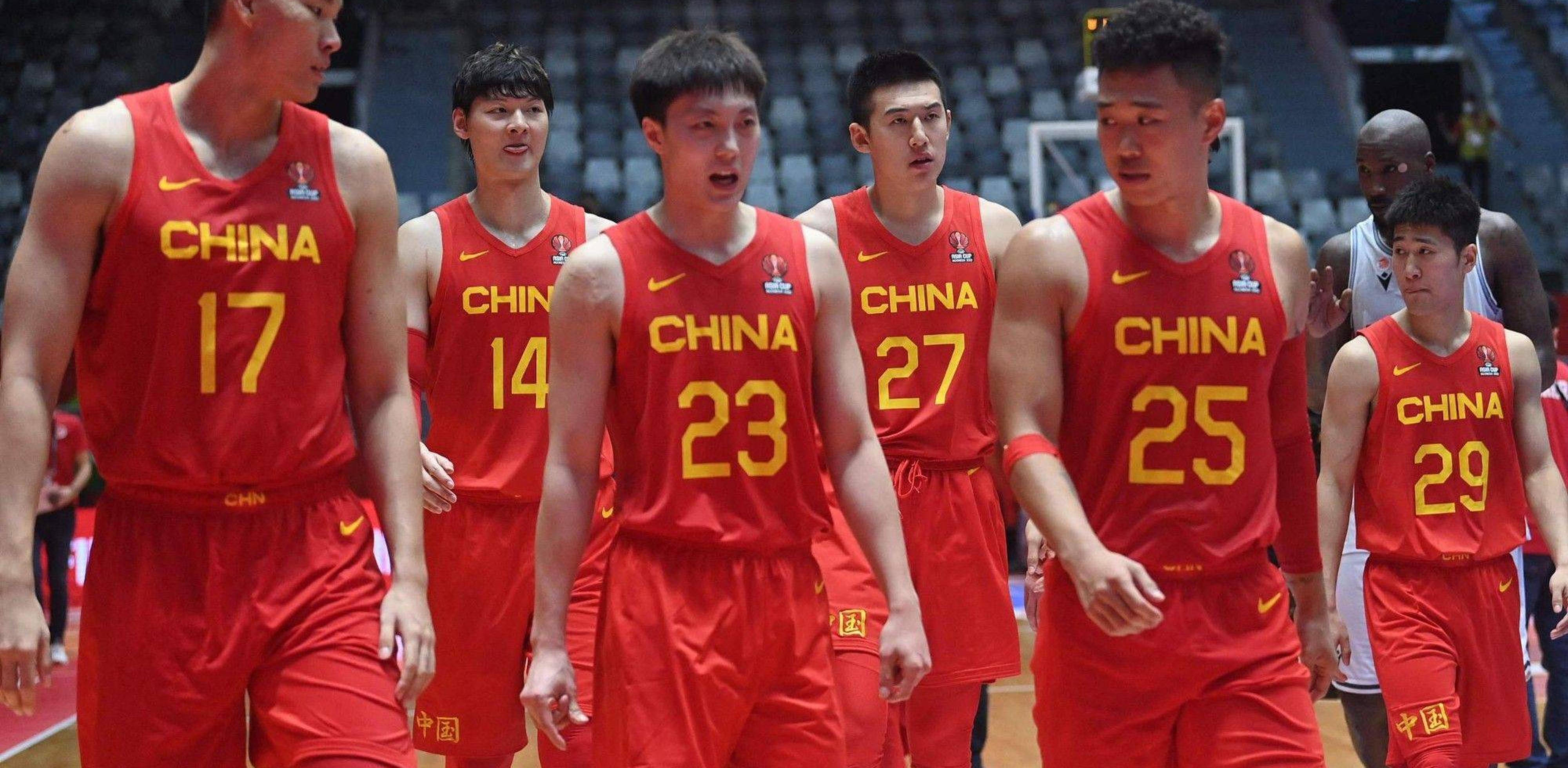 球场风云再起,国内篮球联赛精彩继续的简单介绍 球场风云再起,国内篮球联赛精彩继续的简单介绍