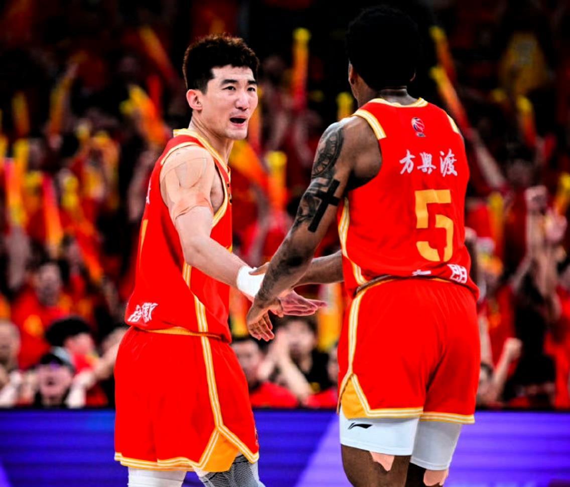 九游娱乐地址-安徽男篮凭着团队合作，战胜对手
