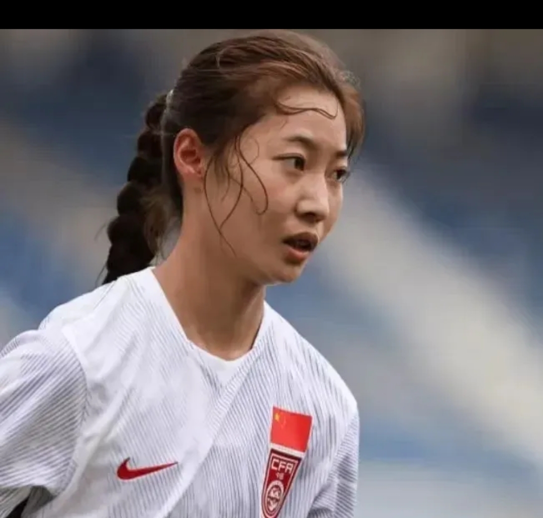 中国女足表现出色，在比赛中占据优势