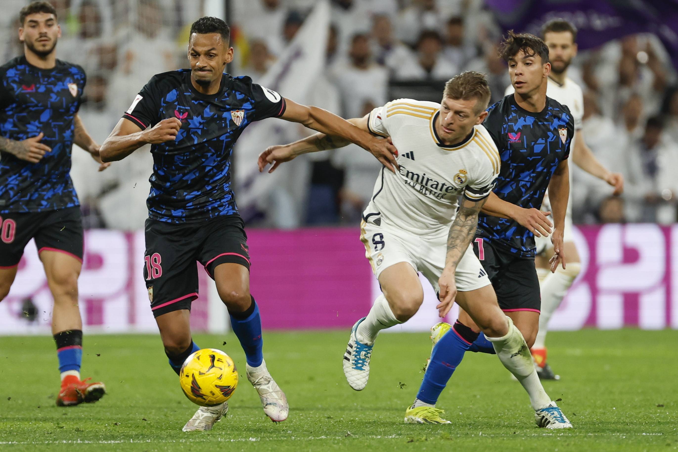 九游娱乐网站-塞维利亚主场战平，保持稳定表现