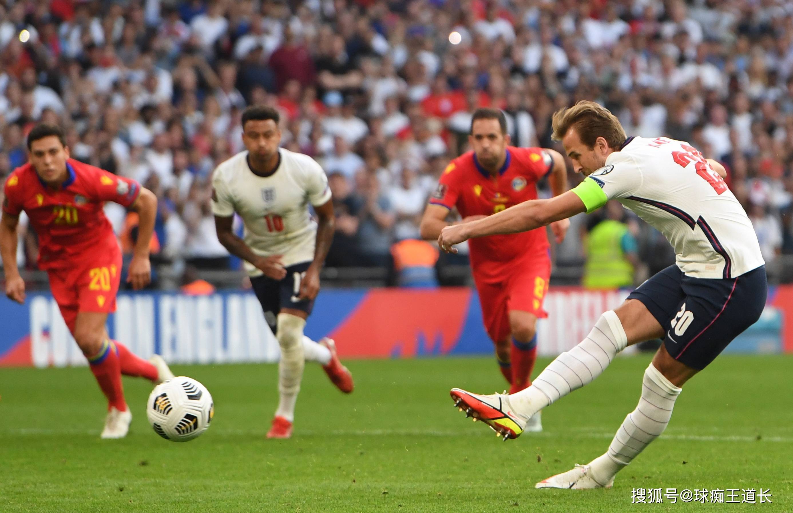 足球比赛中的精彩瞬间将成为人们津津乐道 足球比赛中的精彩瞬间将成为人们津津乐道